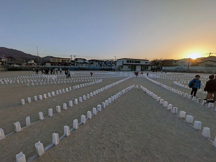 並べられた灯明