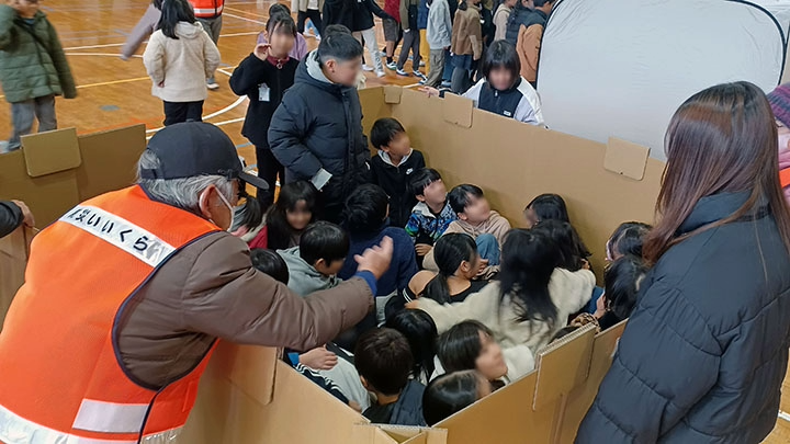 避難所用テントの見学