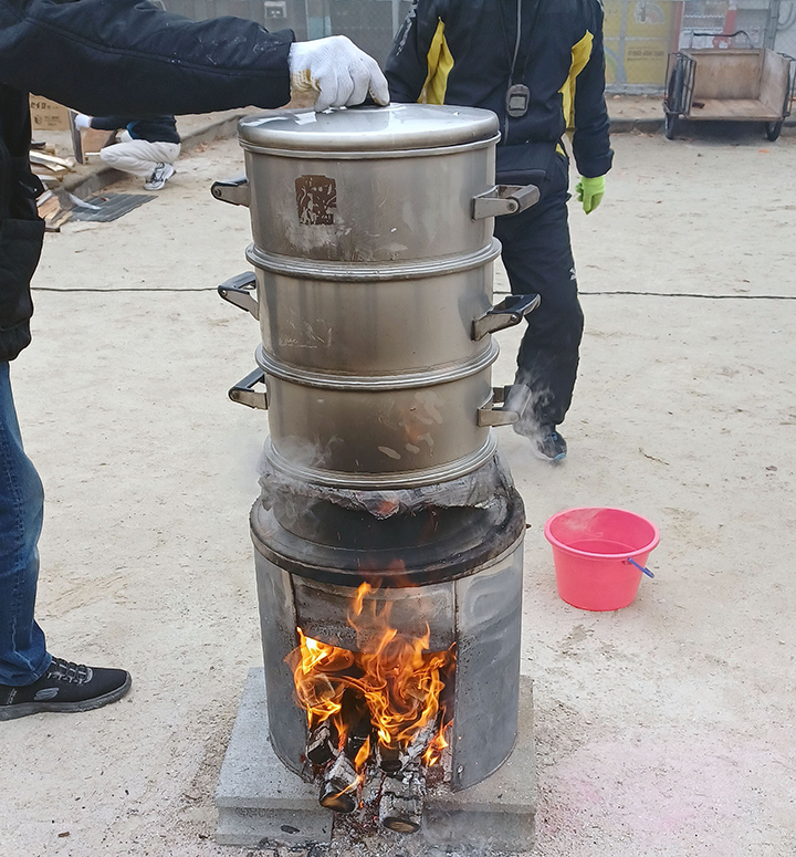 火起こしの様子