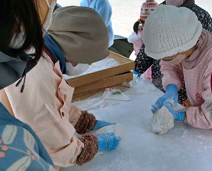 餅つきの様子