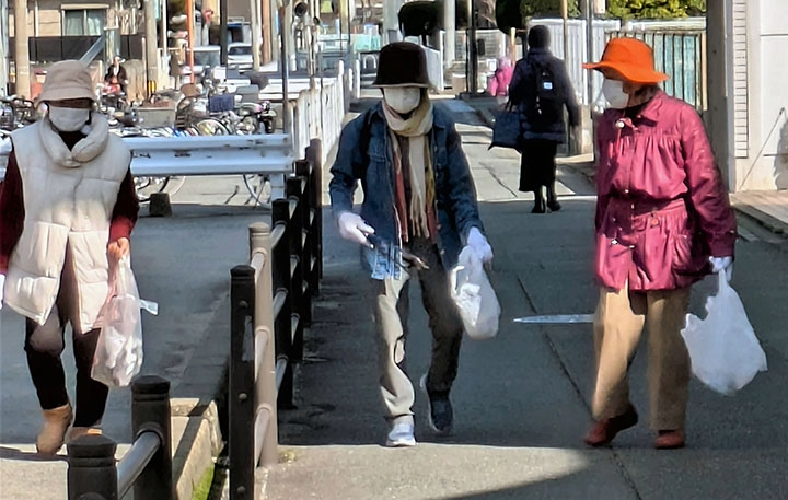 ゴミ拾いの様子1