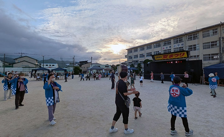 総踊り